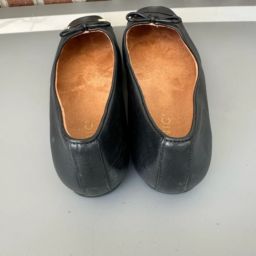 Vionic Black Flats Classic Comfort and Style - Picture 4 of 7